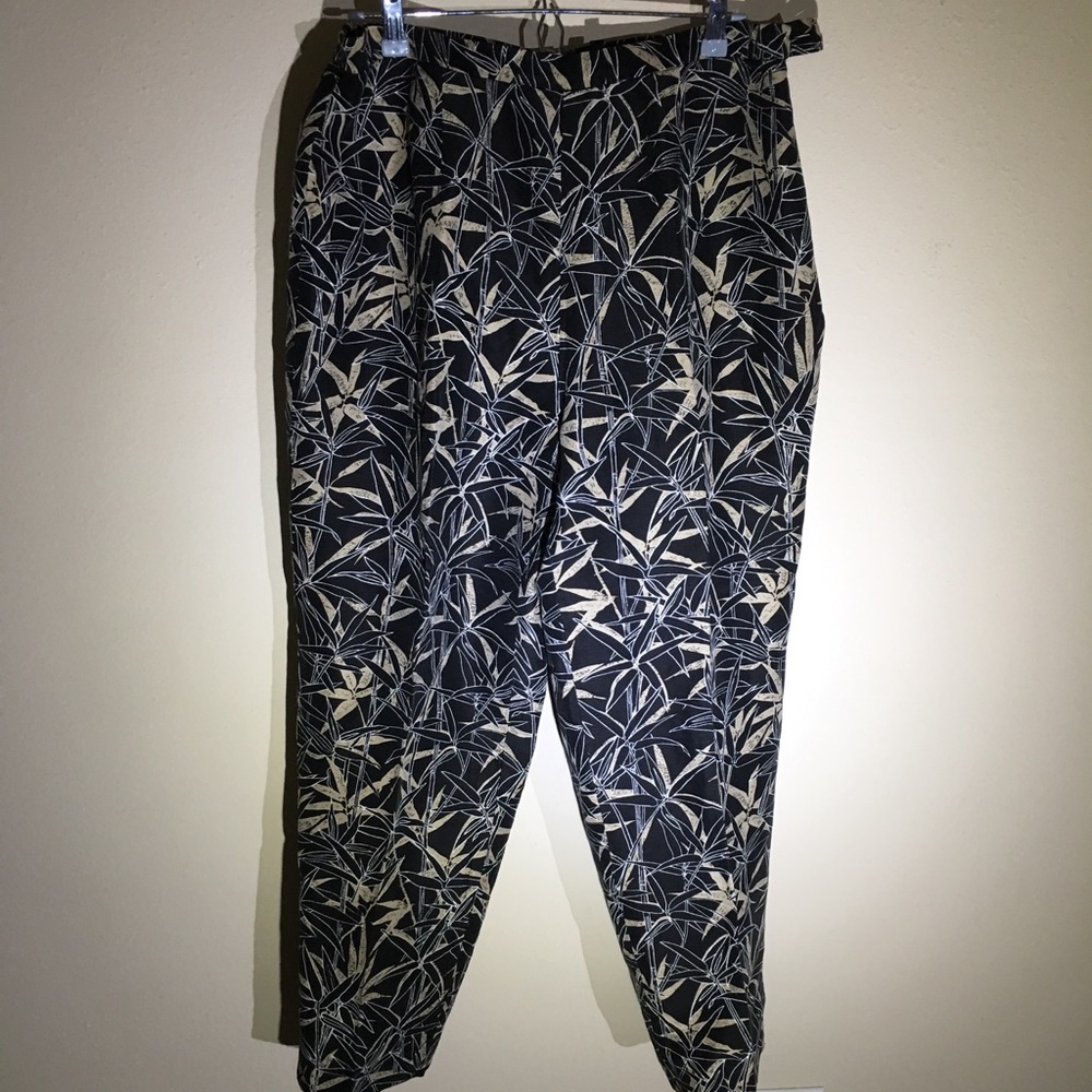 3 for $24🎈 Talbots Printed Black and Tan slacks